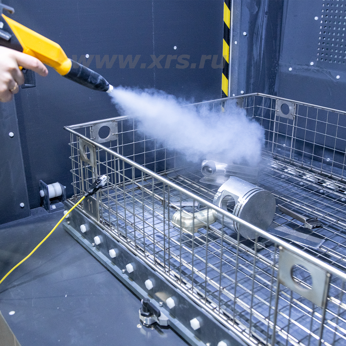 Нанесение сухого порошкового проявителя методом электростатического напыления